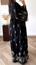 Lade das Bild in den Galerie-Viewer, Orientalisches Stickkleid Anisa aus 88% Viskose
