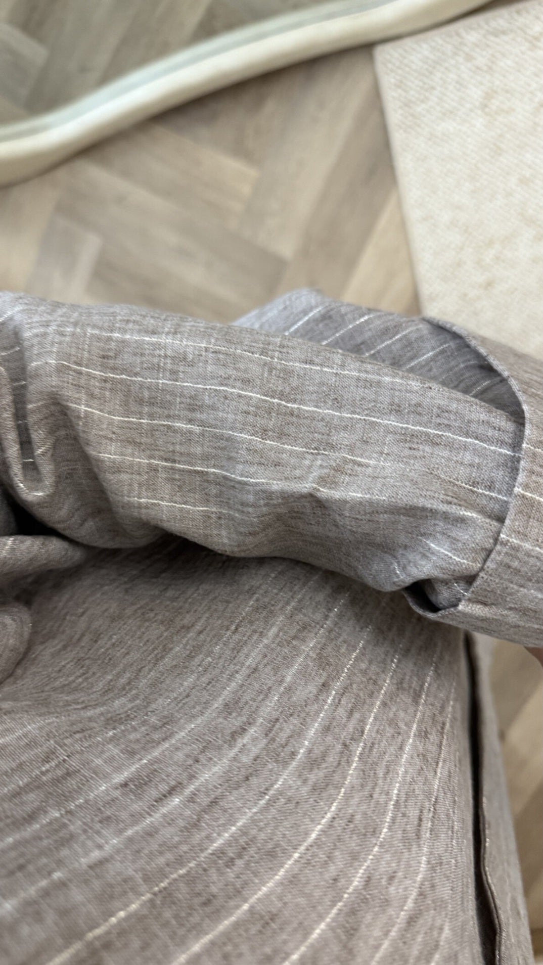 Robe à boutons dorés Emira en 60% viscose