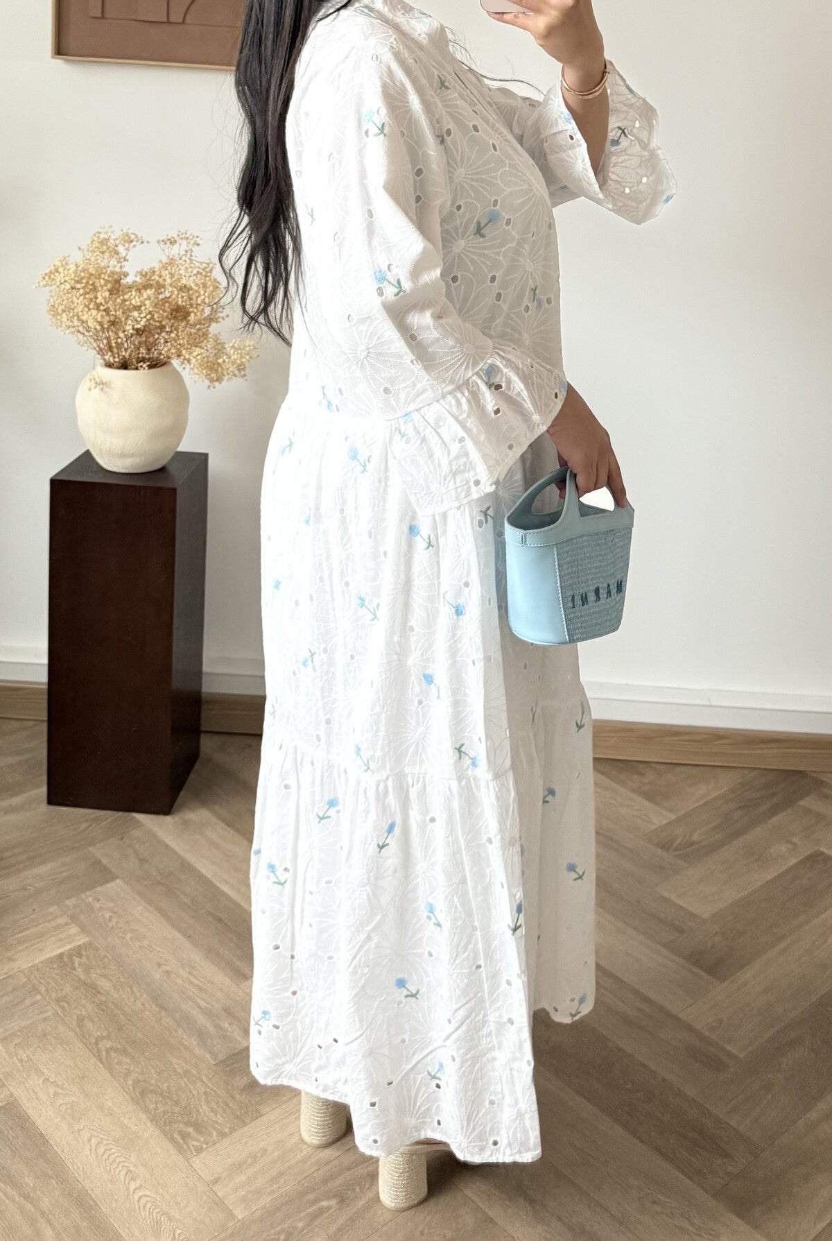 Zuhur dress with floral embroidery