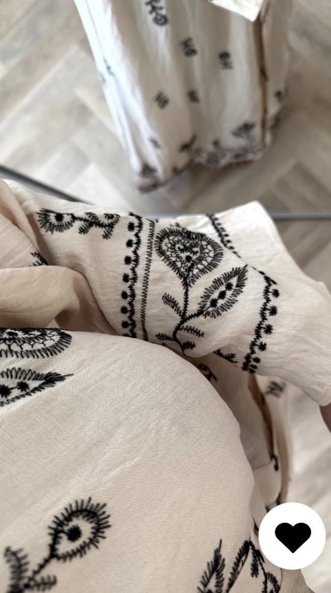 Orientalisches Stickkleid Sina